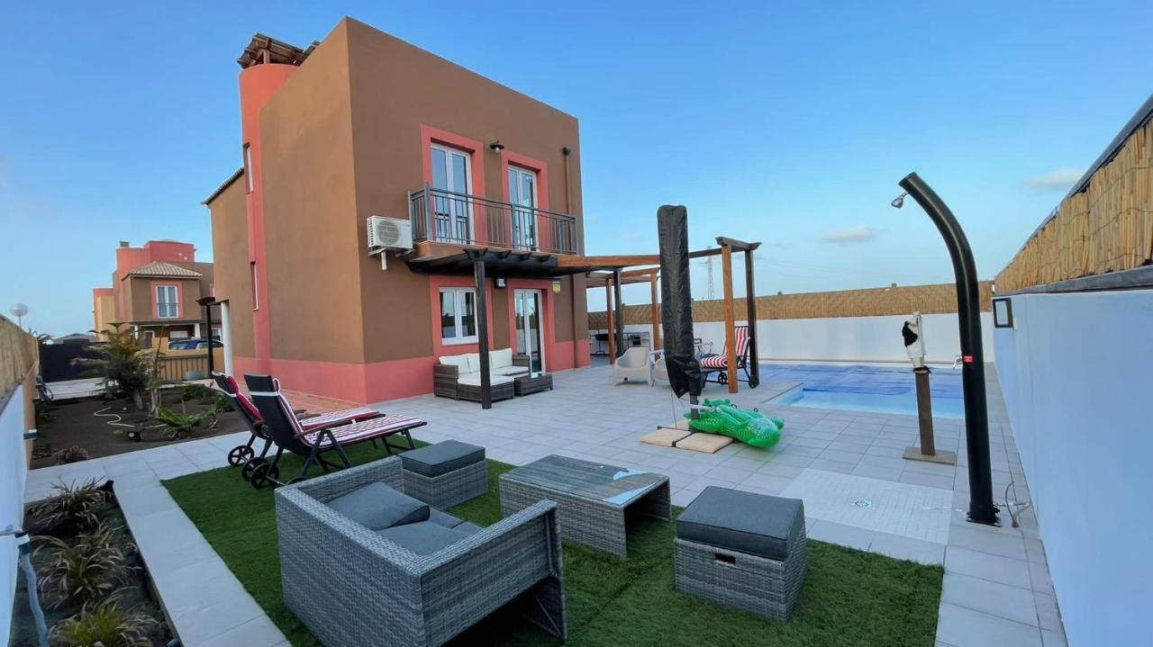 Villa Marie Agradable Y Tranquila Maison Con Piscina Коралео Екстериор снимка